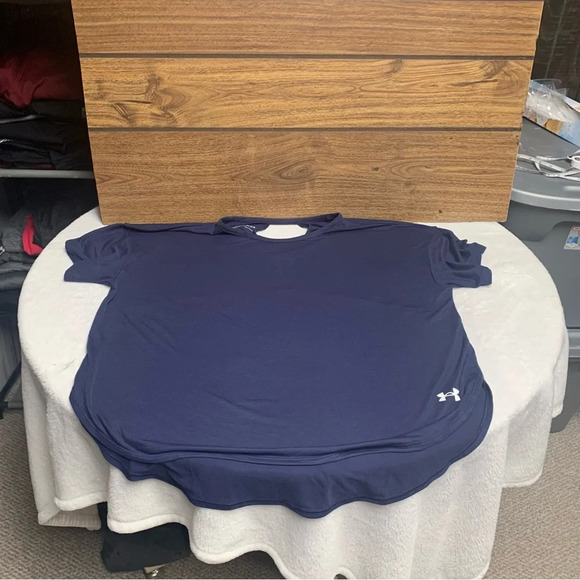 Under Armour dark blue heatgear loose shirt size Large boxy fit - Picture 10 of 10